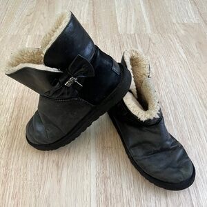 UGG Black Sheepskin-Lined Ankle Boots with Bow Detail